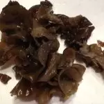 Champignons noirs